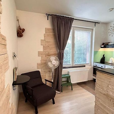Bastien Studio Near Airport Praag Buitenkant foto