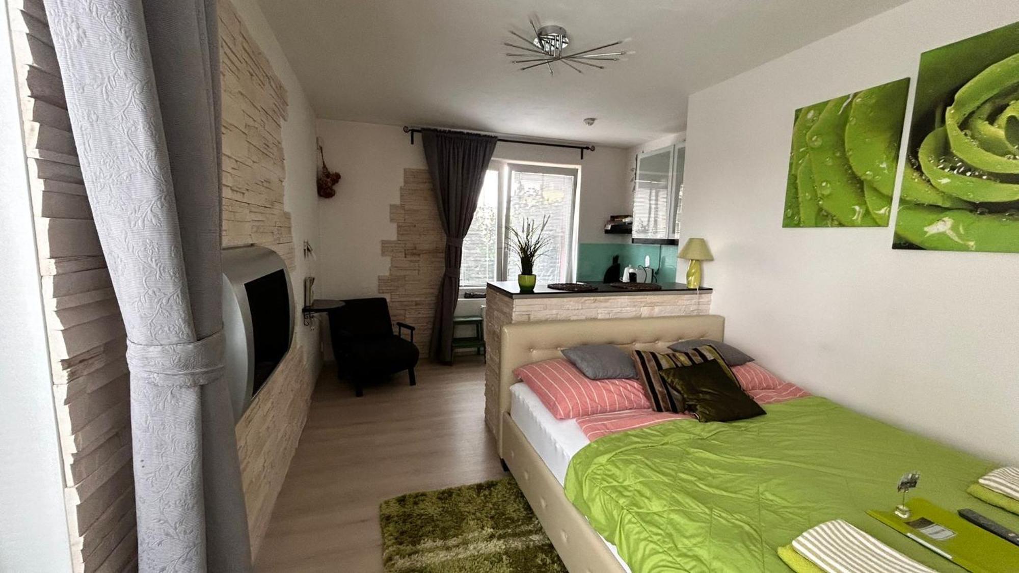 Bastien Studio Near Airport Praag Buitenkant foto