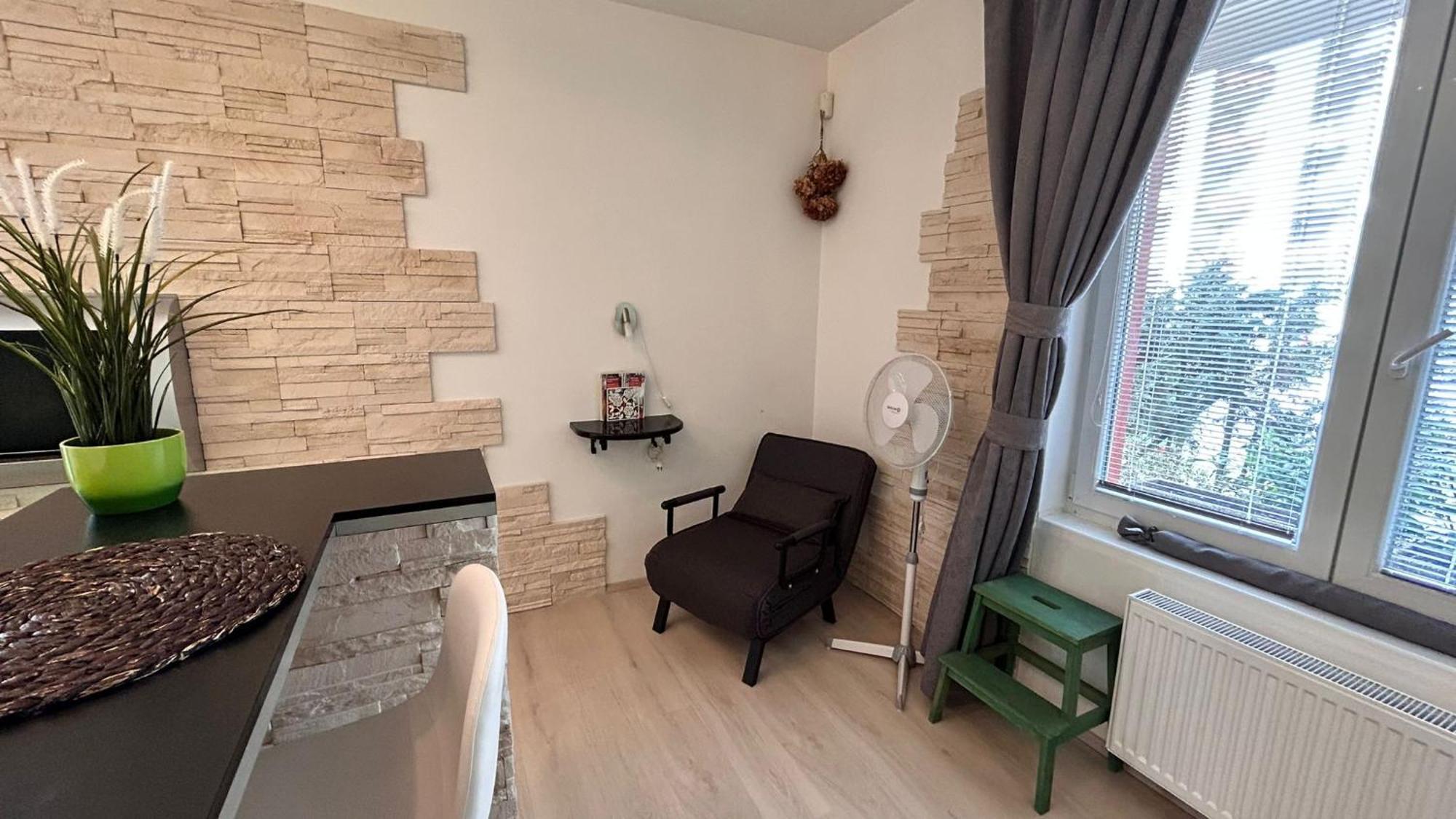 Bastien Studio Near Airport Praag Buitenkant foto